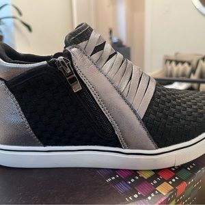 Bernie Mev memory foam slope Ingrid sneaker, size 39 color is pewter